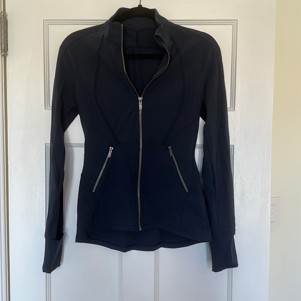 Lululemon Define Jacket, never worn. Size 6